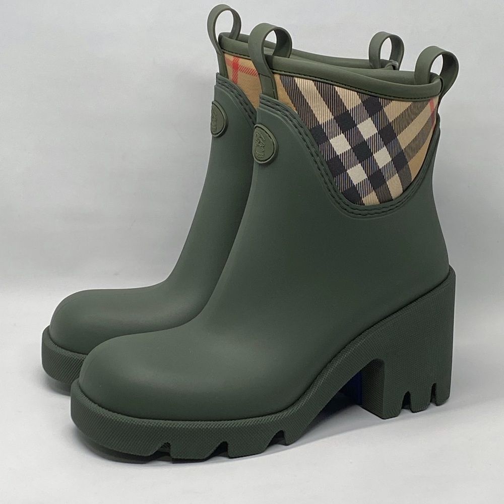 Burberry Rubber Marsh Stamp Heeled Low Boots​ size 37